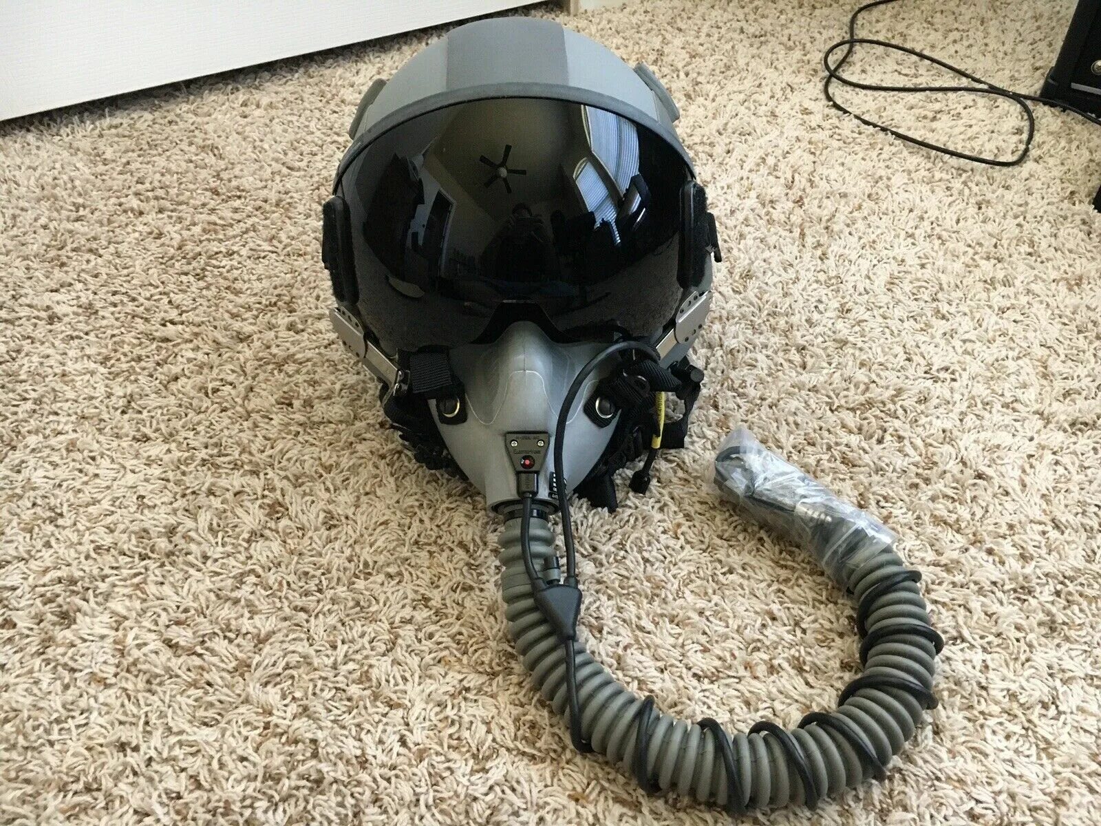 Уникальные шлемы пое. Шлем HGU 56. Кислородная маска пилота ЗШ.