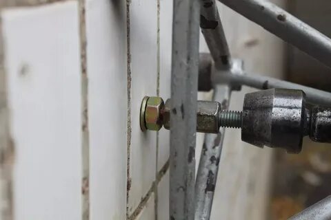 Дюбели на вырыв