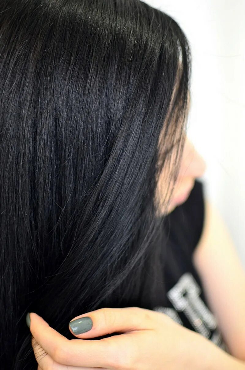 Название черных волос. Краска для волос ближе к черному. Темный цвет волос ближе к черному. Краска черная. Дымчато черный цвет волос.