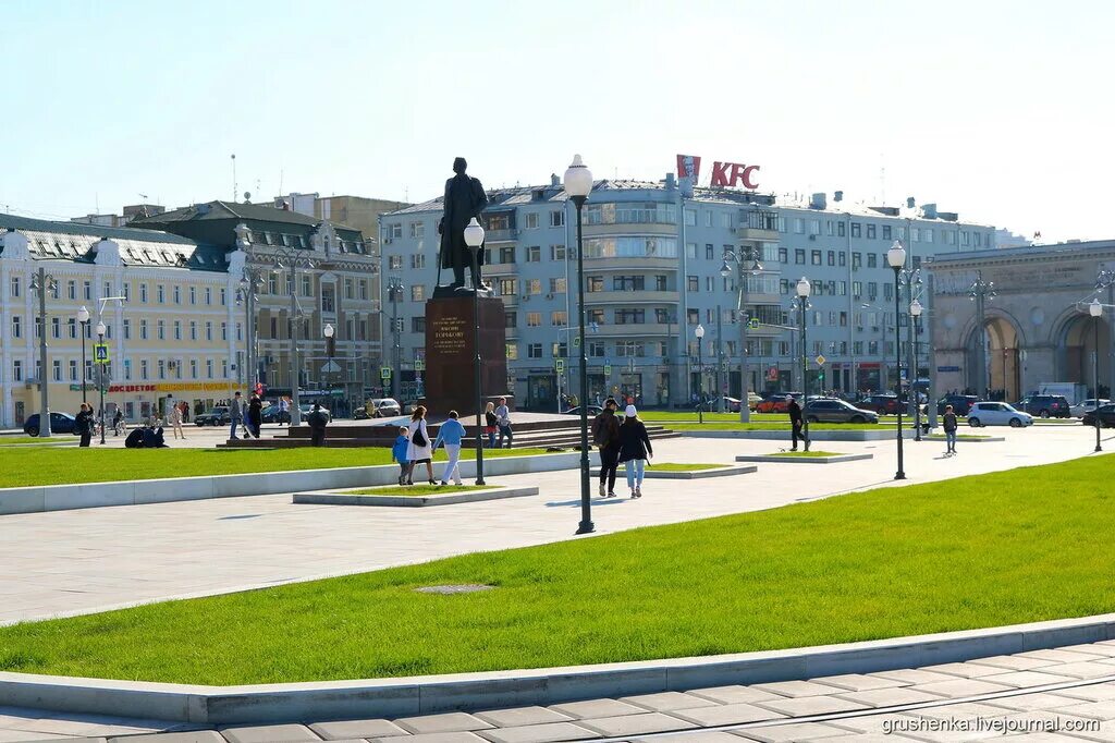 Площадь тверской заставы фото. Площадь Тверская застава. Благоустройство площади Тверской заставы в Москве. Памятник Горькому на площади Тверская застава. Белорусская площадь.