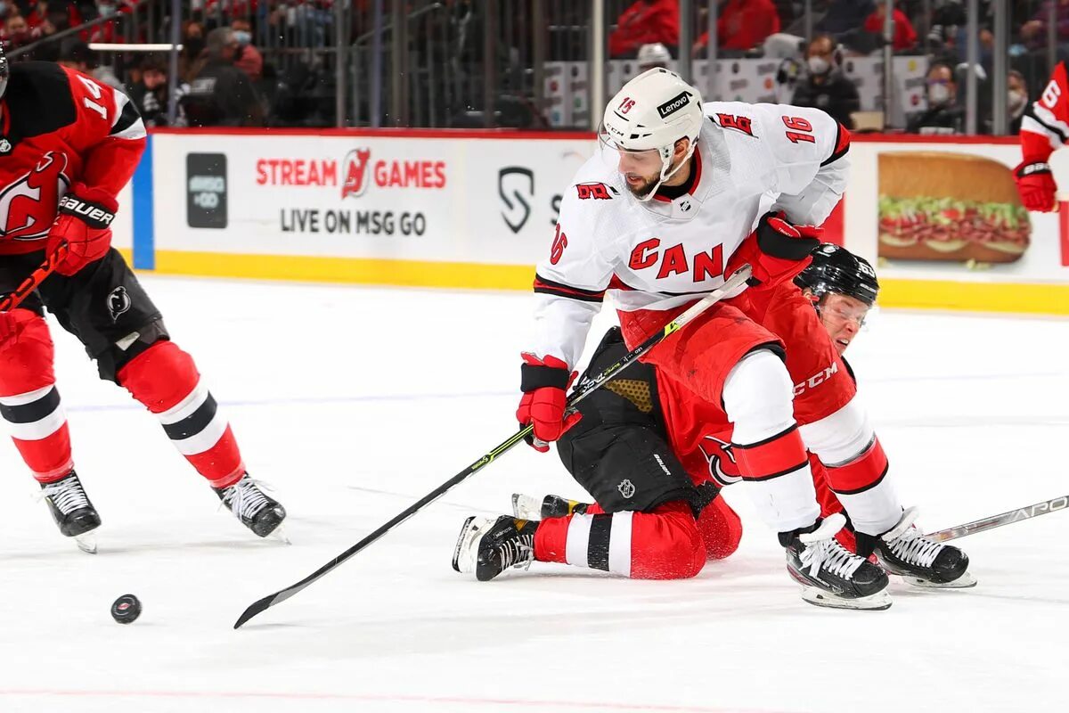 New carolina. New carolina. New carolina. Нью джерси девилз хоккеисты. Нью-джерси девилз игроки.