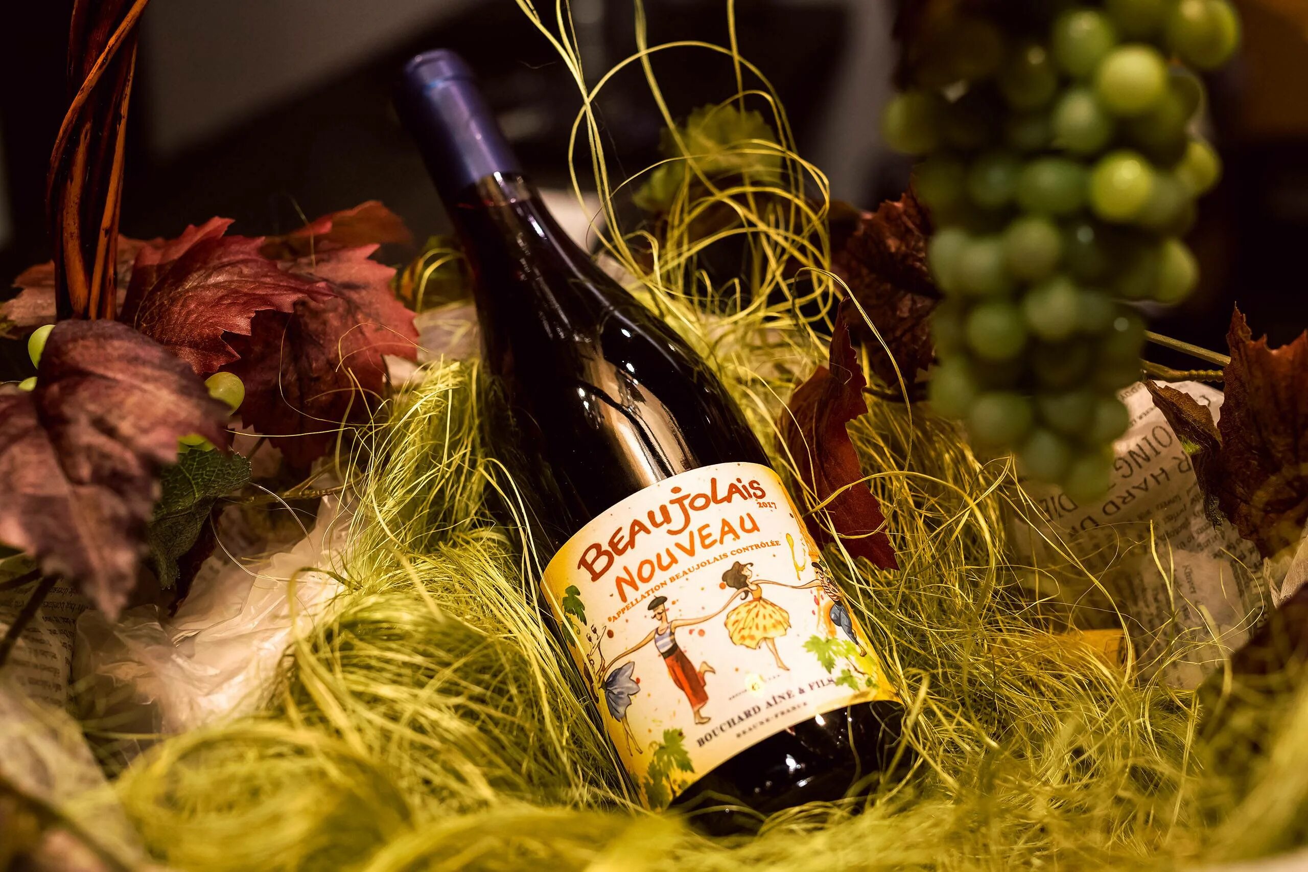 Вино Beaujolais nouveau. Праздник Божоле нуво во Франции. Божоле Франция вино. Франция Божоле нуво вино.