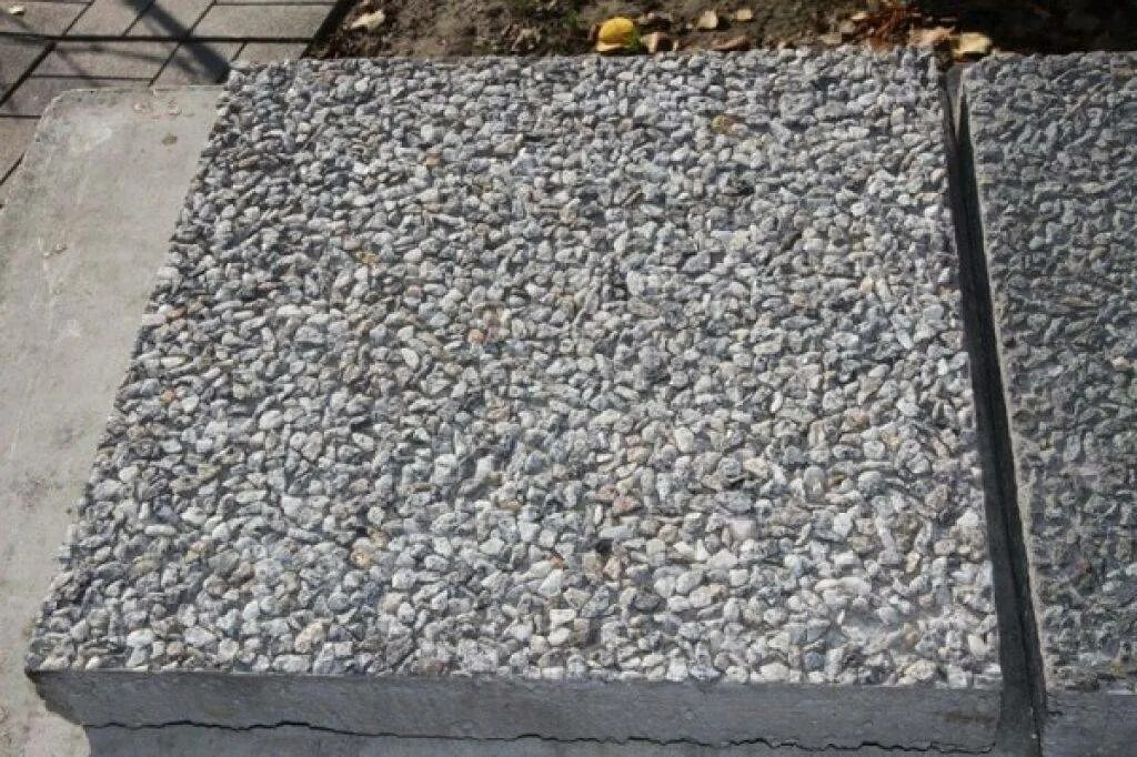 Гравийный бетон. Бетонная плитка с гранитной крошкой. Тротуарная плитка из мытого бетона. Бетон на гравии. Щебень для бетона.