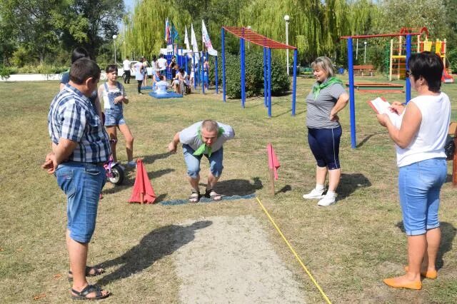 Спортивный праздник в село Опачевка. Село Ивановка Ростовская область Сальский район лагерь Бригантина. Село Сандата Ростовская область. Спортивная площадка в село Ивановка Ростовская область. Погода на неделю ивановка ростовской области