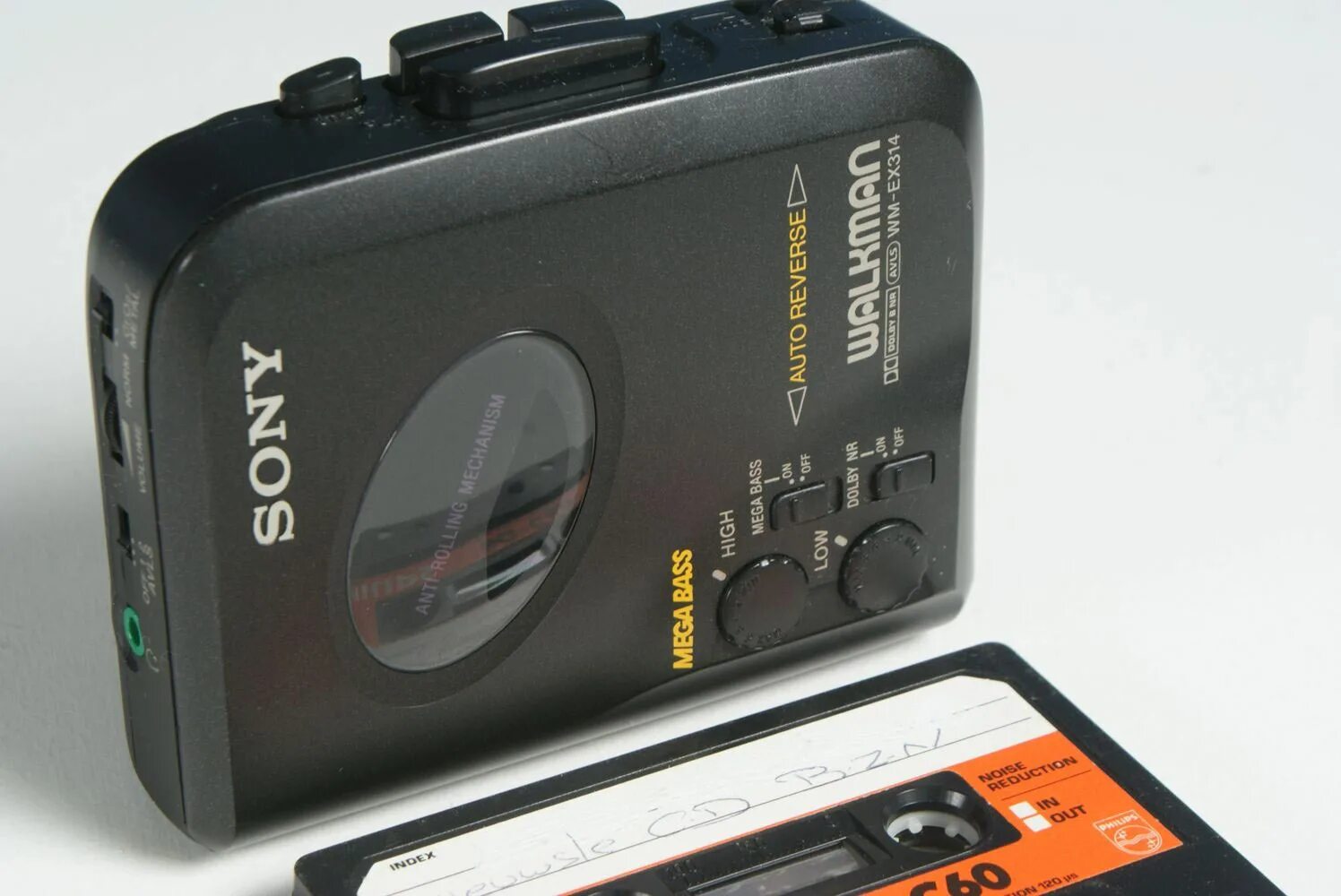 Sony walkman кассетный купить. Плеер кассетный сони 90. Кассетный плеер Sony WM ex304. Аудиоплеер Sony Walkman 1979. Кассетный плеер волкмен Walkman WM-ex190.