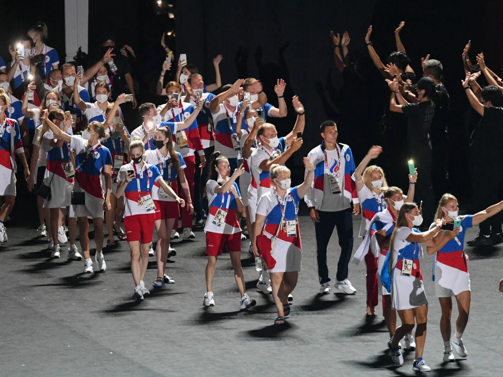 Церемония закрытия чемпионата профессионалы 2024. Российские спортсмены на Олимпиаде в Токио 2021. Церемония закрытия олимпиады в Токио 2021. Олимпийские игры в Токио 2021 церемония закрытия.