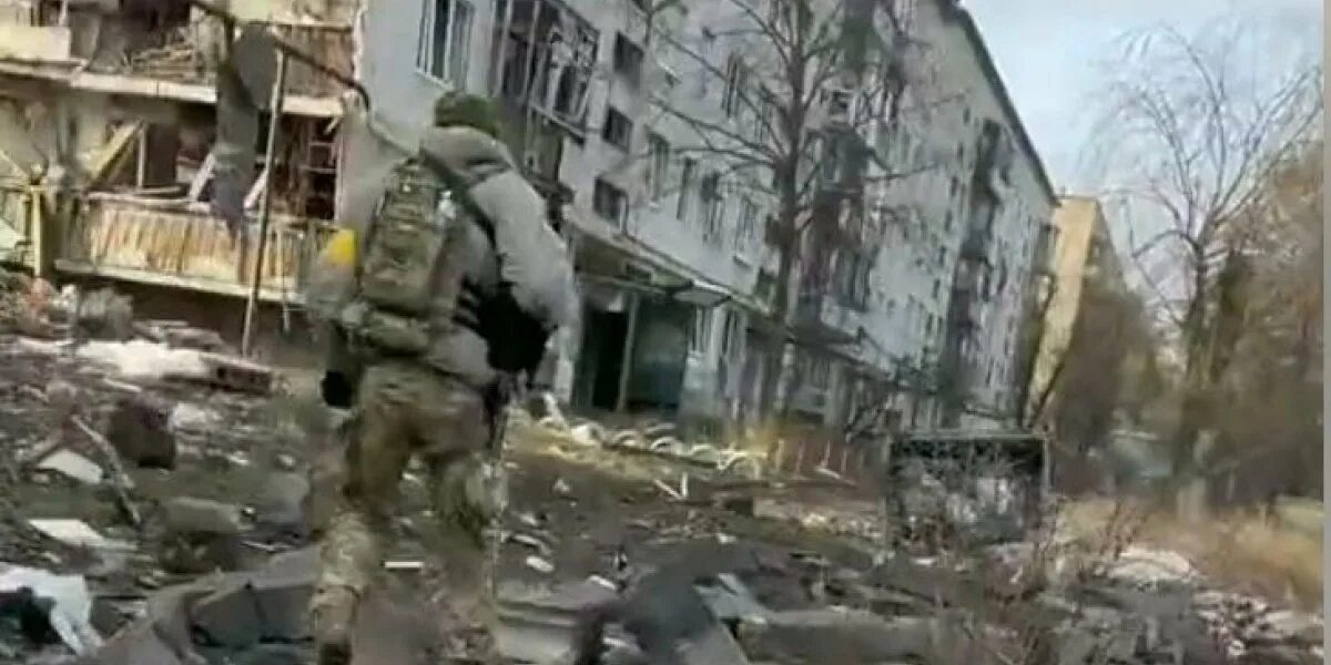 Российский солдат. Марьинка взята. Новости украины сегодня последние 2023 бахмут. Артемовск война. Новости украины сегодня последние 2023 бахмут.