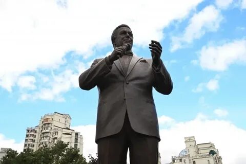 Оружейный переулок памятник кобзону