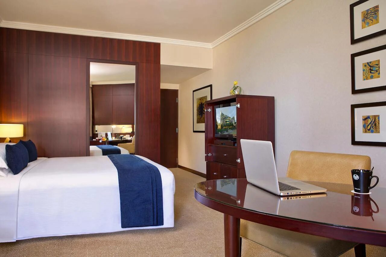 Beach rotana abu dhabi 5. Абу даби отель rotana. бич ротана абу даби отель. rotana hotel номер. фото отель rotana абу даби.