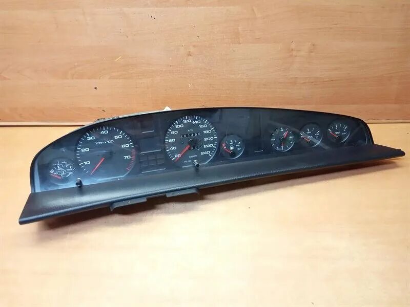 Часы ауди 100. Часы ауди 80. Часы ауди 100. Часы audi. Шит прибор ауда с 4.