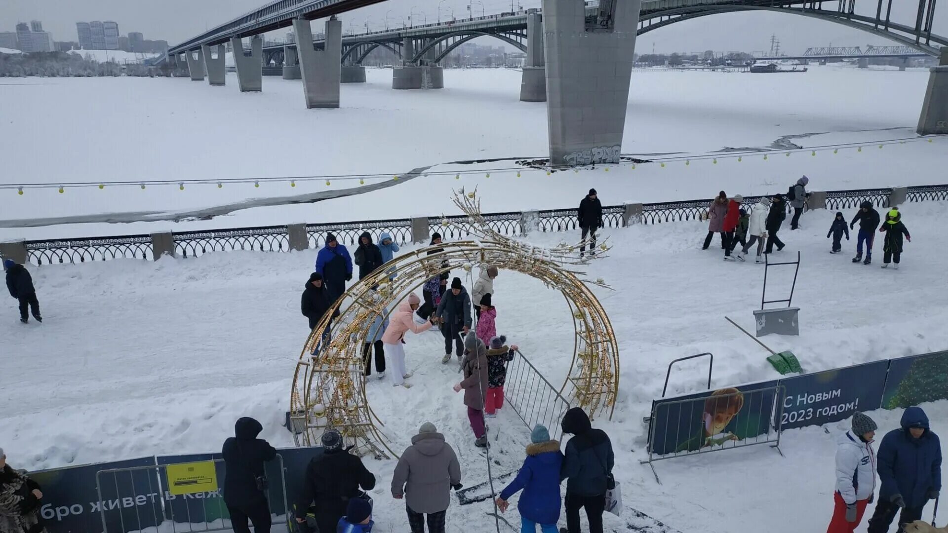 Сильные морозы в новосибирске. Новосибирск Мороз. Самые большие Морозы в Новосибирске. Мороз в Новосибирске фото. Новосибирск Морозы 50 градусов.