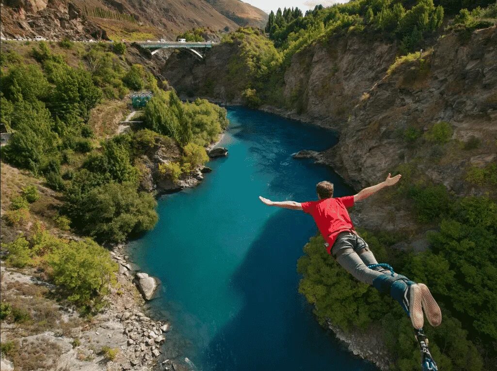 Bungee jumping новая Зеландия. Банджи джампинг в новой Зеландии. AJ Hackett Bungy. Каварау, Квинстаун, новая Зеландия банджи джампинг. Прыжок с каньона