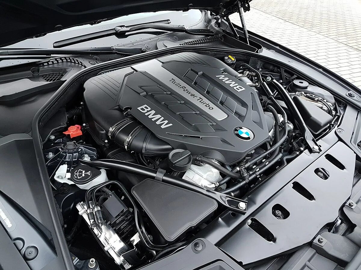 Bmw 4 моторы. Бмв 750 дизель. Bmw x4 двигатель. 4. 4 двигатель.