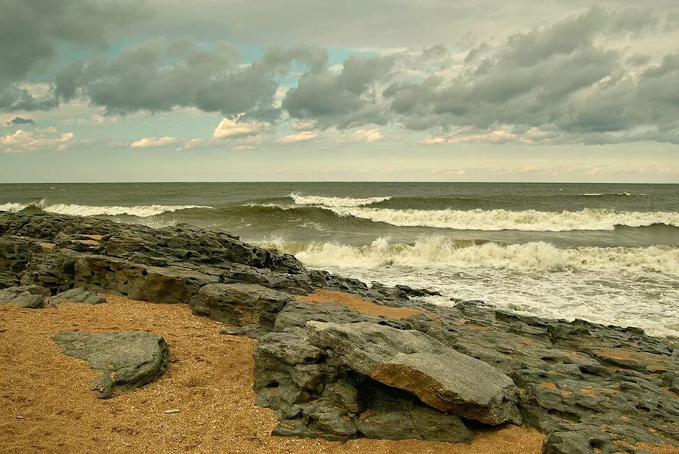 Дагестан Каспийское море Астрахань. Берег Каспийского моря Астрахань. Каспийское море Казахстан и Дагестан. Каспийское озеро Махачкала.