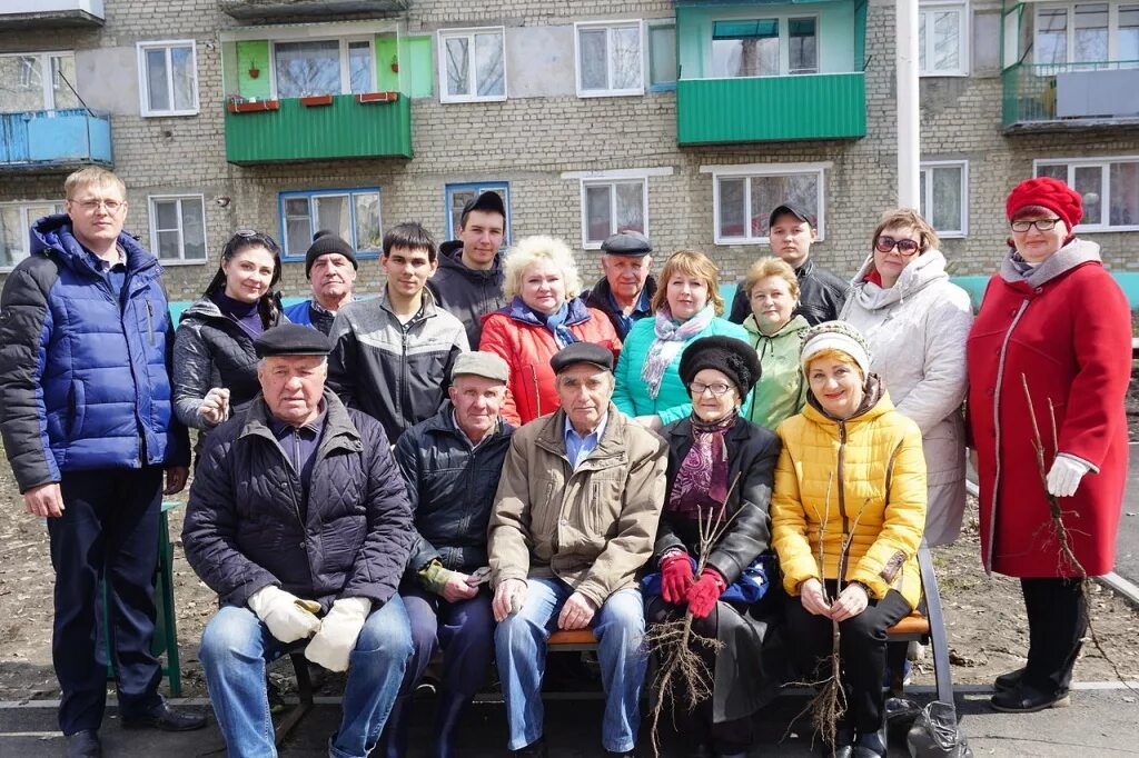 Сайт калининск саратовской области. Калининск Саратовская область. Парк Калининск Саратовская область. Школа 2 Калининск Саратовская область. Погода в Калининске.