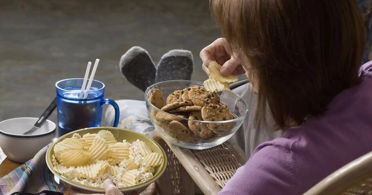 We re eating. Obesity reasons. We re eating. Симпсоны рыба с тремя глазами. Пикули в пицце.