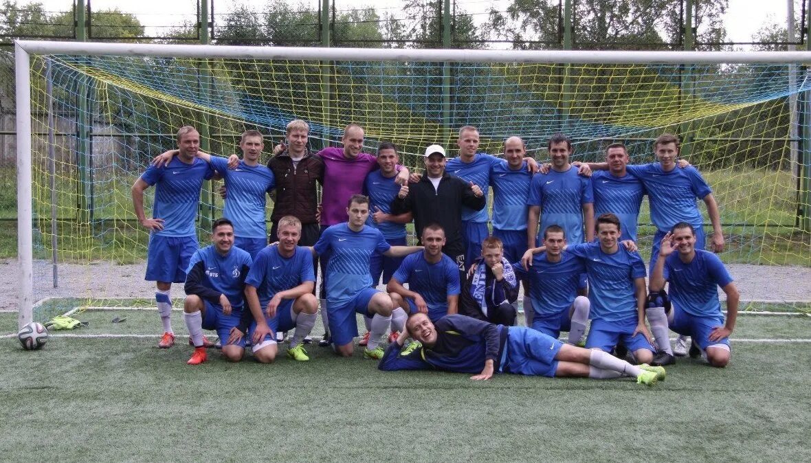 факел кириши 2010. факел 2005 кириши. факел кириши 2010. футбольный клуб факел в киришах фото. факел кириши.