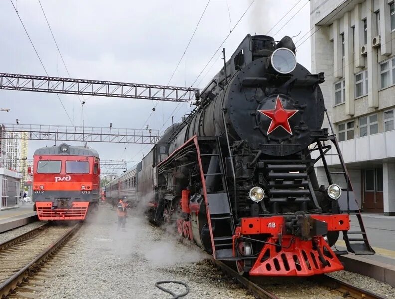 Туристический поезд из екатеринбурга. Ретро поезд Екатеринбург верхняя Пышма. Ретропоезд Уральский экспресс. Ретро поезд Екатеринбург верхняя Пышма 2022. Паровоз верхняя Пышма.