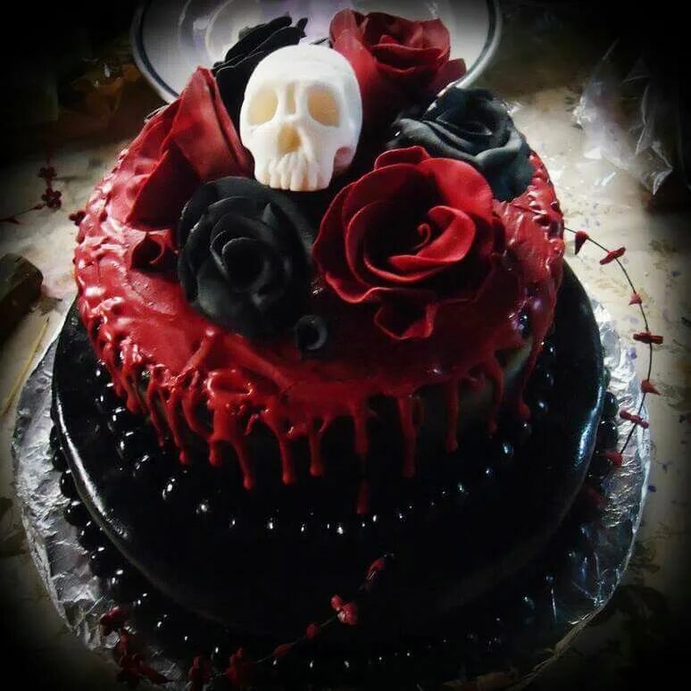 Gothic игра торт. Торт в готическом стиле. Черно красный торт. Торт в стиле Готика.
