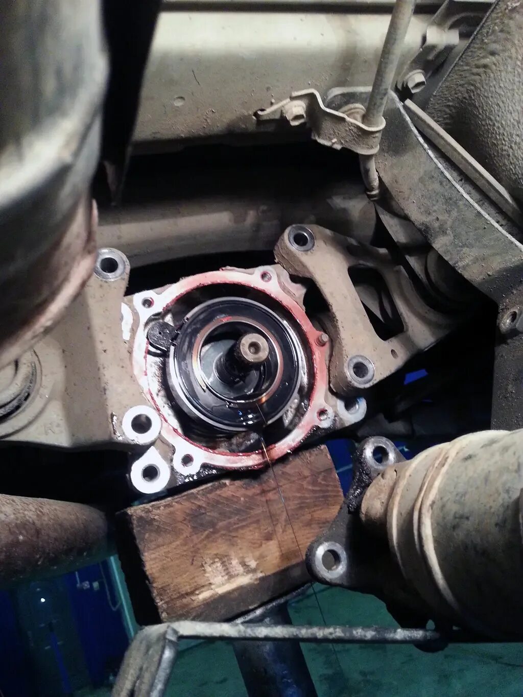 сальник муфты заднего редуктора тойота рав 4. подшипник заднего редуктора хвостовика rav 4. подшипник муфты заднего моста рав 4. подшипник редуктора заднего моста рав 4. замена подшипника редуктора рав 4.