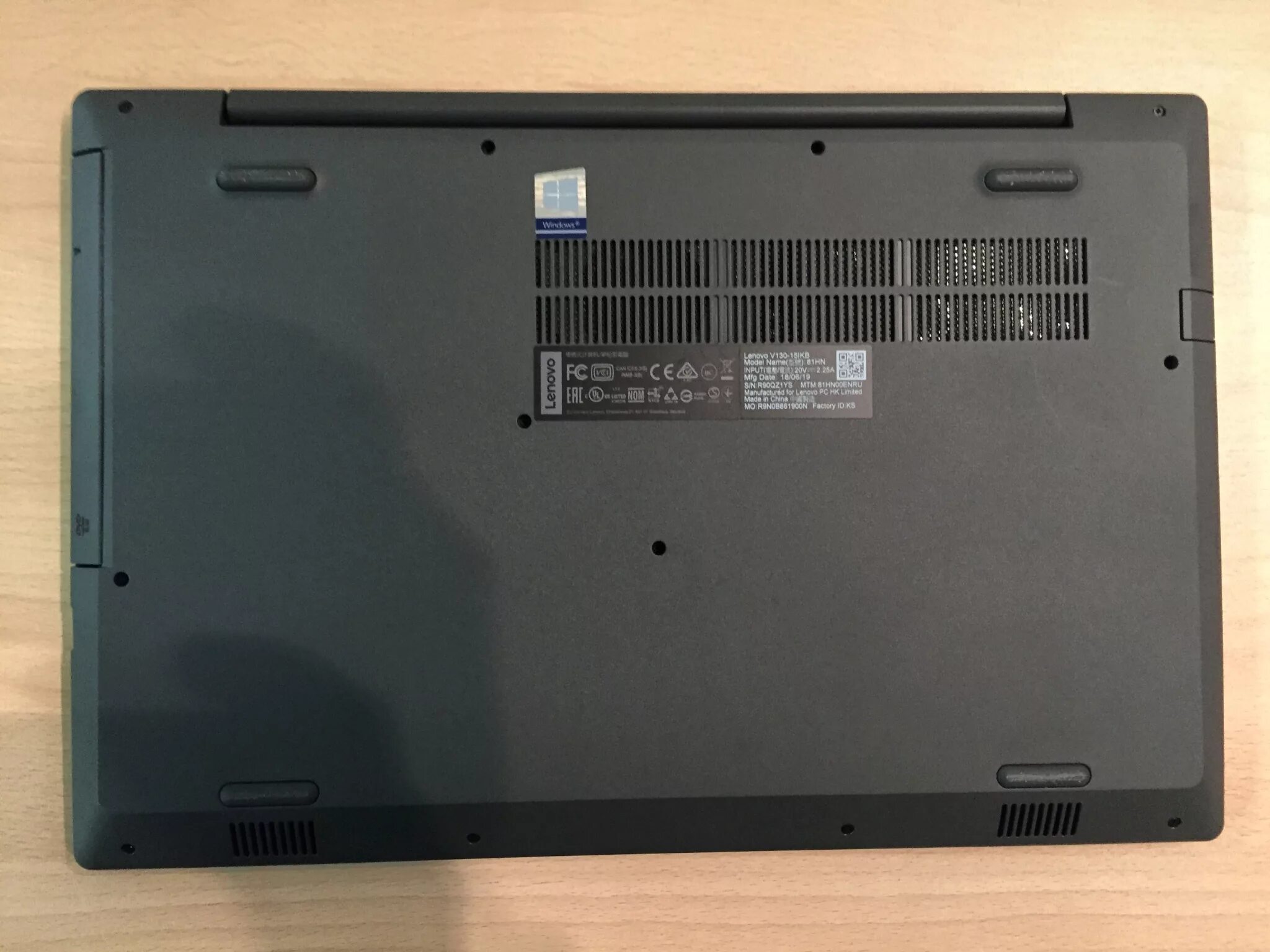 Lenovo v15 g4 amn 82yu00w6in