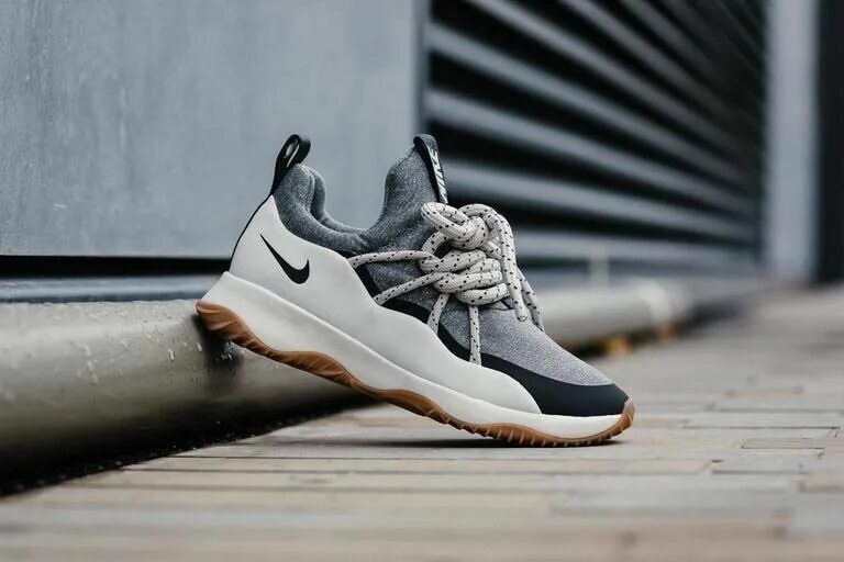 Nike aa1097 001. Кроссовки Nike City loop Black/Grey. Найк с толстыми шнурками. Кроссовки с толстым шнурком. Кроссы с толстыми шнурками