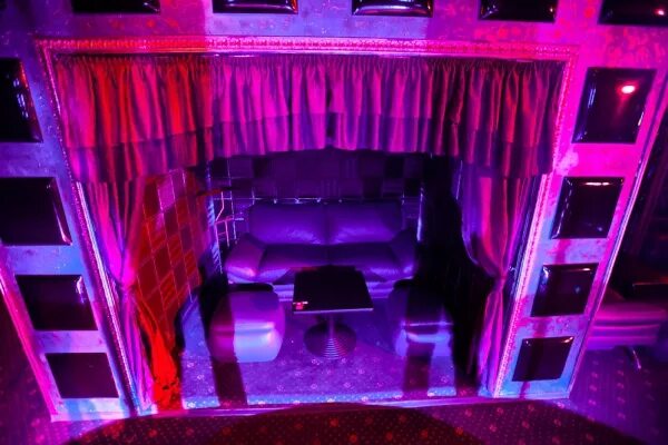 корстон москва 911. 911 екатеринбург. 911 екатеринбург. 911 екатеринбург. 911 екатеринбург стрипклуб.