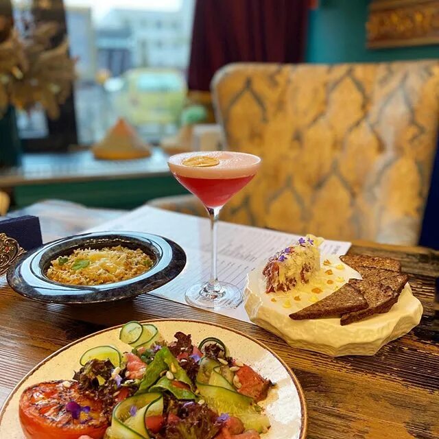 La galleria bar kitchen