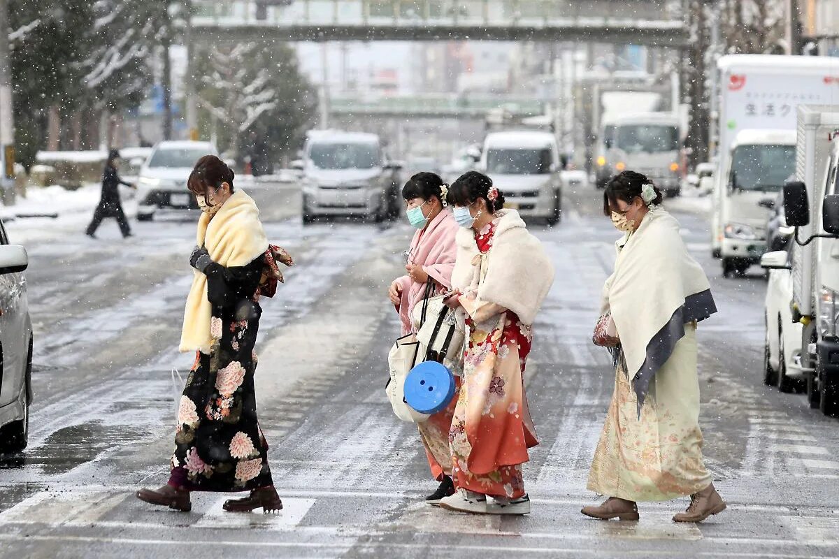 Корея люди. Холод в Японии. Китай люди. Азия люди. Погода в китае в сентябре