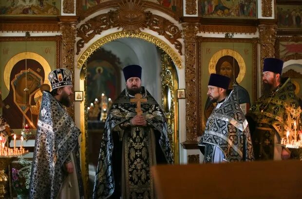 богослужение в храме старая купавна. богослужение в праздник святых петра и павла в храме. храм петра и павла в лефортово служба. служение митрополит герман в храме рождества богородицы. епископ николай балашихинский и орехово-зуевский.