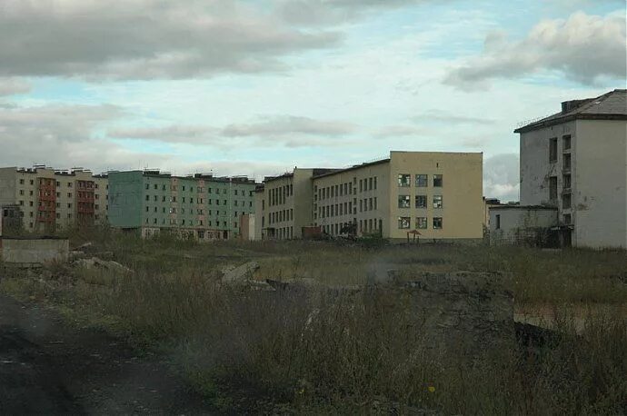 Песня магадан заброшенный. Песня магадан заброшенный. Песня магадан заброшенный. Колыма заброшки. Кадыкчан – поселок-призрак.