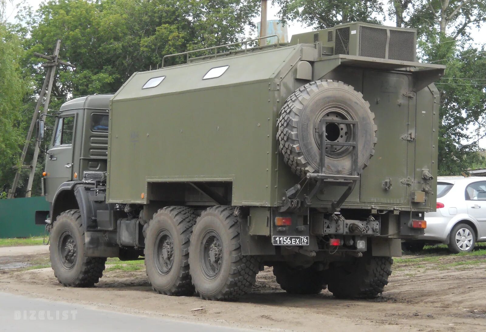 Р-140 зил. Военный пункт управления. 5 радиостанция газ 66. Камаз 5350 п 240 и 4. Камаз р 142 нса.