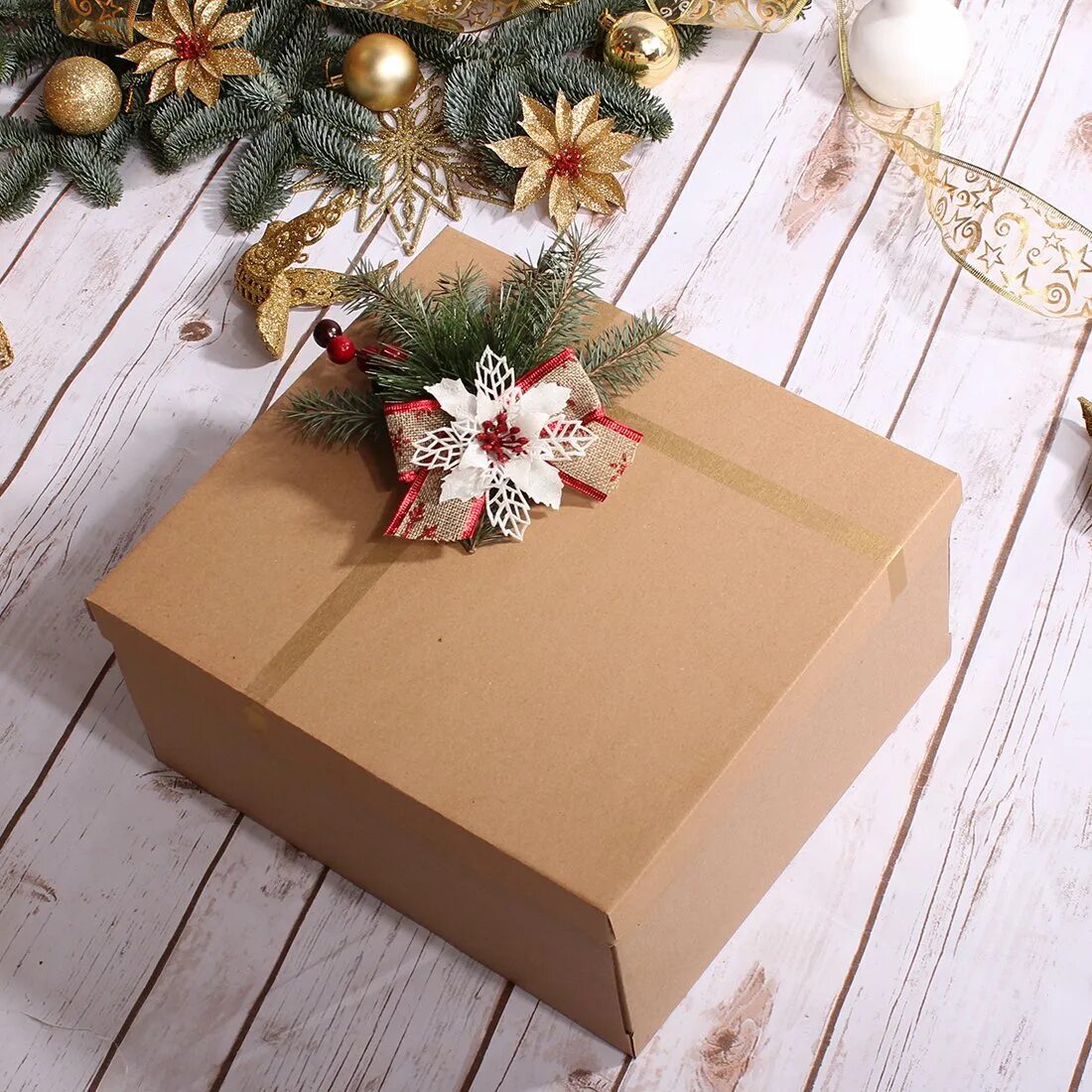 декор подарочной коробки. упаковка новогодних подарков. красивые новогодние коробки. подарки и упаковка. украшение подарков на новый год.