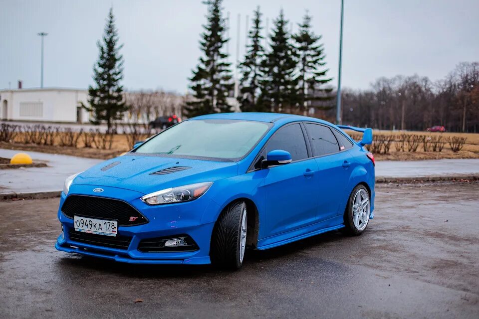 Форд фокус 3 фреон. Ford Focus 3 St. Ford Focus 3 St седан. Ford Focus St-3 2017. Ford Focus St седан.