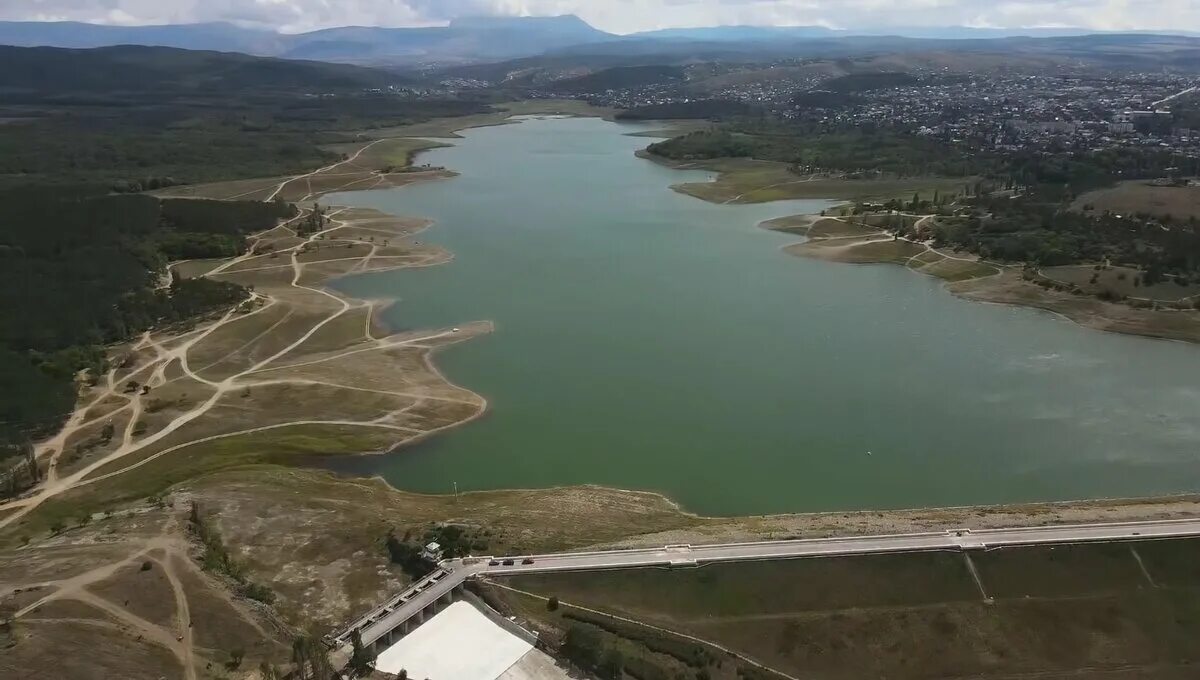 Симферополь без воды. Водохранилище Симферополь 2020. Симферопольское водохранилище 2021. Симферопольское водохранилище 2022. Дамба Симферопольского водохранилища.