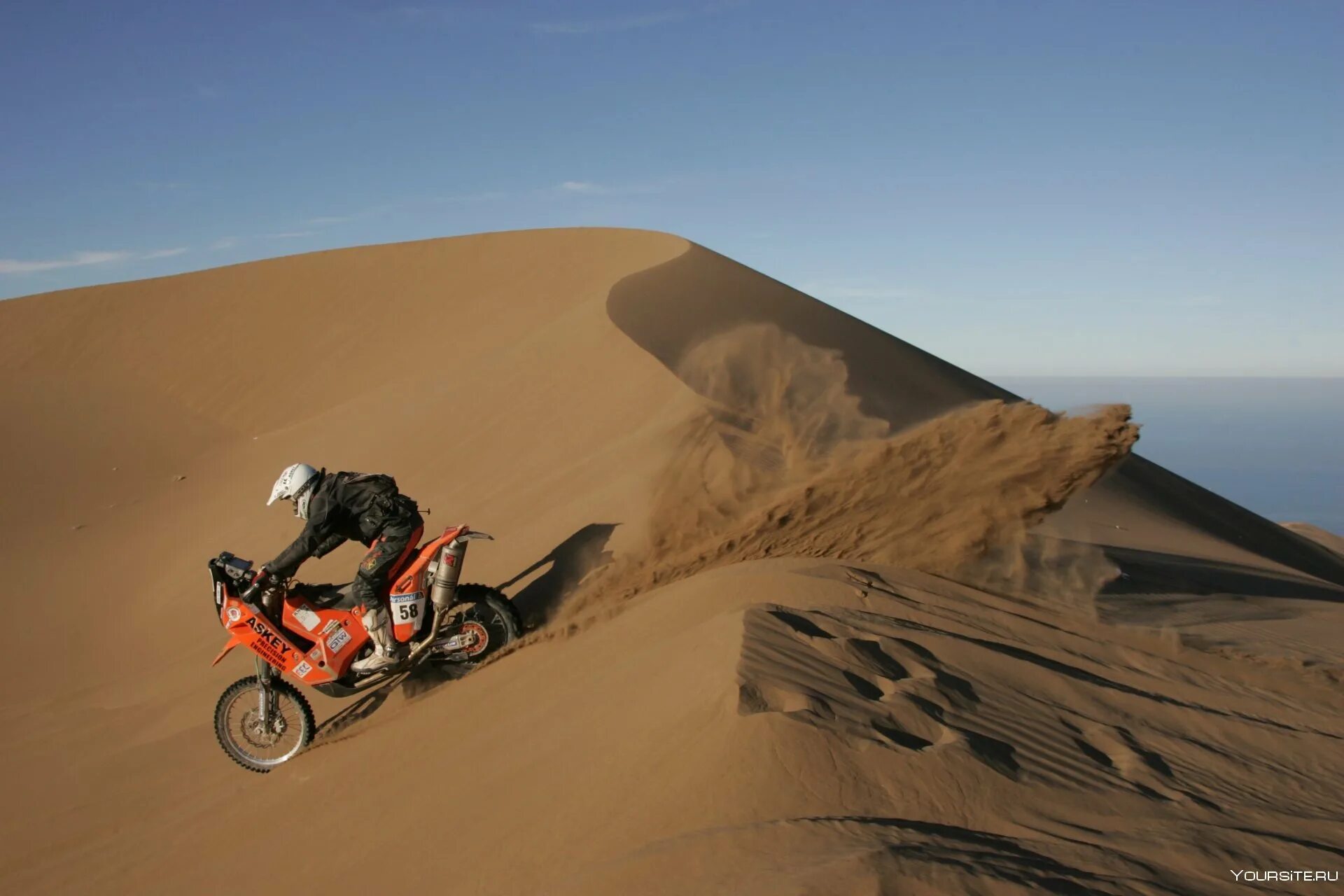 Пустыня ездить. Бархан Сарыкум. Мотоцикл Дюна. КАМАЗ Бархан. Бархан эндуро.