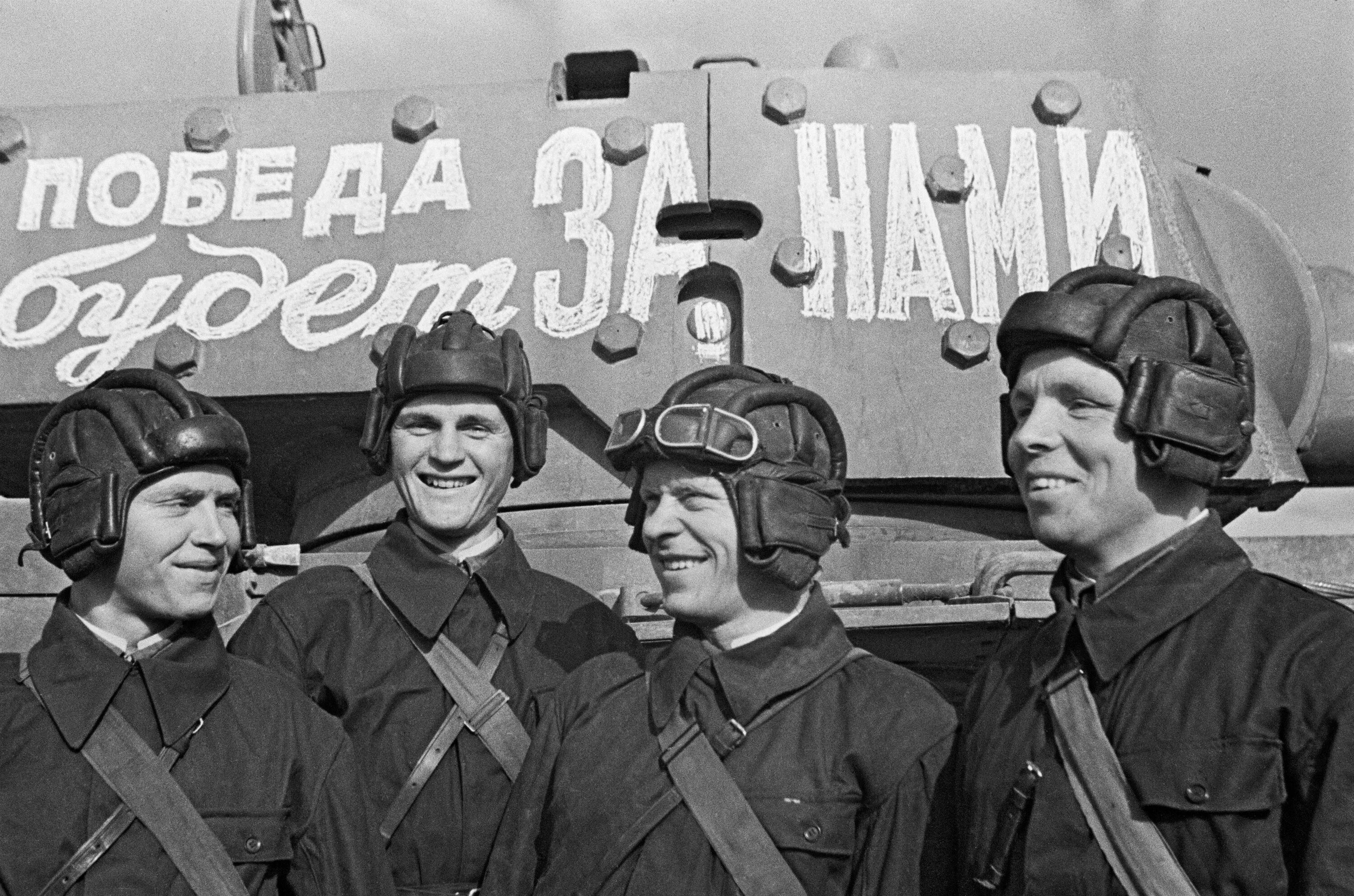 Военное времени победа. Шлемофон танковый 1941. Танкисты Великой Отечественной войны.