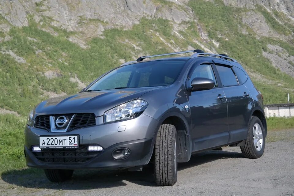 Ниссан Кашкай j10 2008 год с рейлингами. Рейлинги на Ниссан Кашкай j10. Nissan Qashqai+2 (jj10) рейлинги. Поперечины Ниссан Qashqai +2. Купить кашкай 1.6 механика