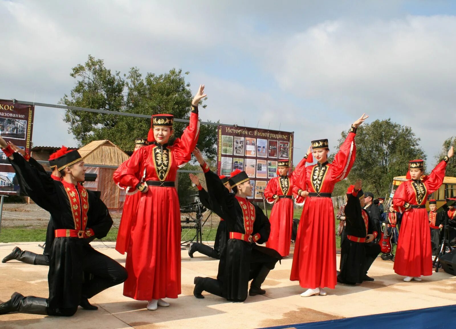 погода в калмыкии на месяц. тюльпановые поля в калмыкии. погода на завтра. тюльпан шренка самарская область. погода г.