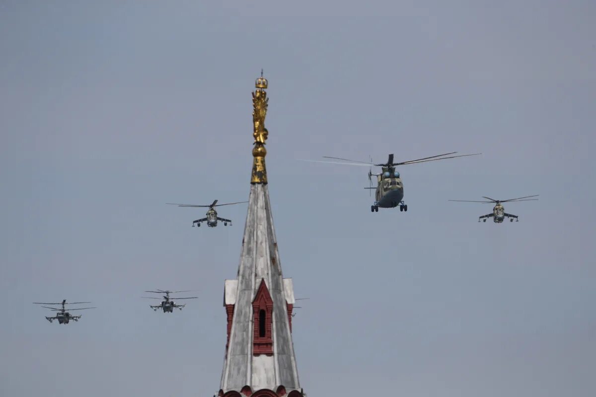 Генеральная репетиция парада в балтийске. Репетиция парада в москве 7 мая 2025. воздушный парад. воздушный парад 9 мая 2025.