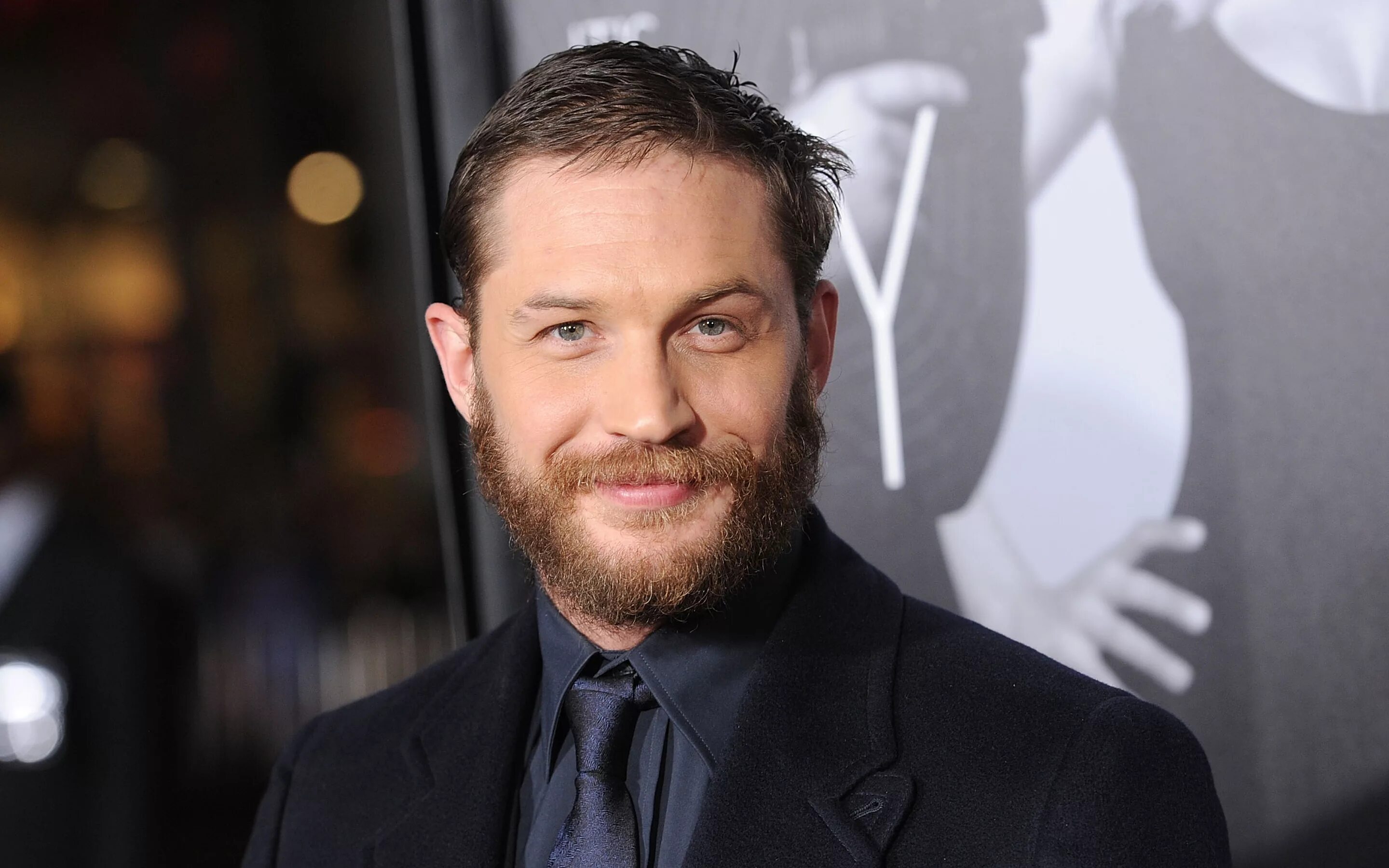 С актером томом харди. Tom Hardy. Актер том Харди. Том Харди фото. Актйор том Харди.