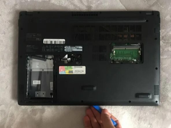 Insignifiant Débutant désert acer aspire battery removal Opportun Un outil centr
