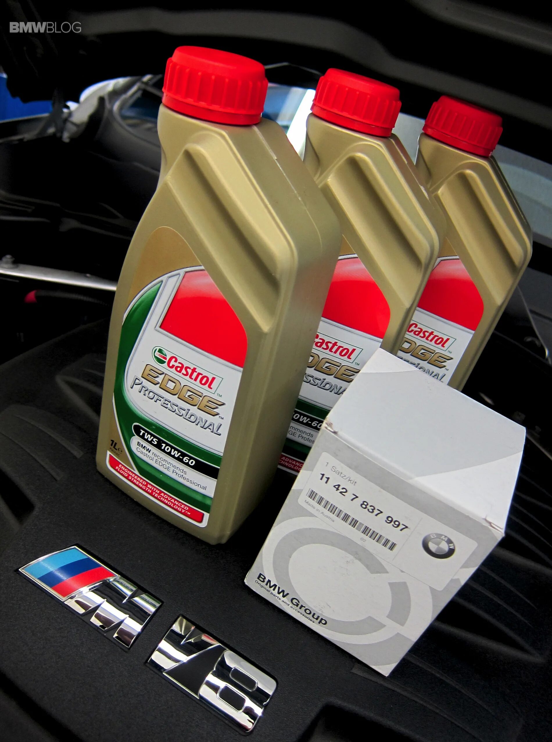 Трансмиссионные масла bmw. BMW Castrol Oil. Кастрол БМВ е60. Кастрол для БМВ н62в36. 10w60 BMW.