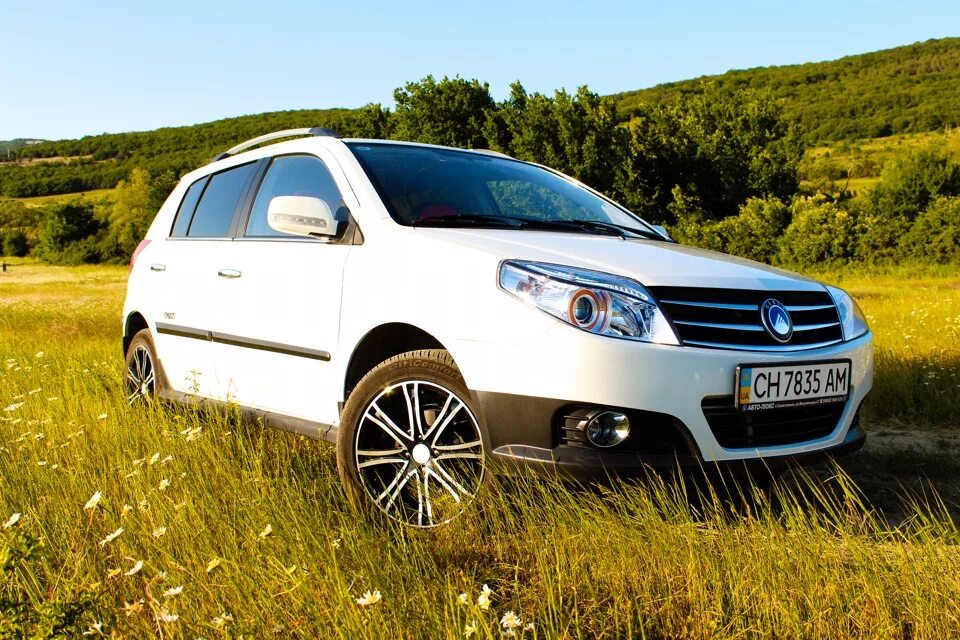 Купить машину кросс. Geely Cross. Машина Geely MK Cross. Geely MC Cross. Geely MK Cross 2010.