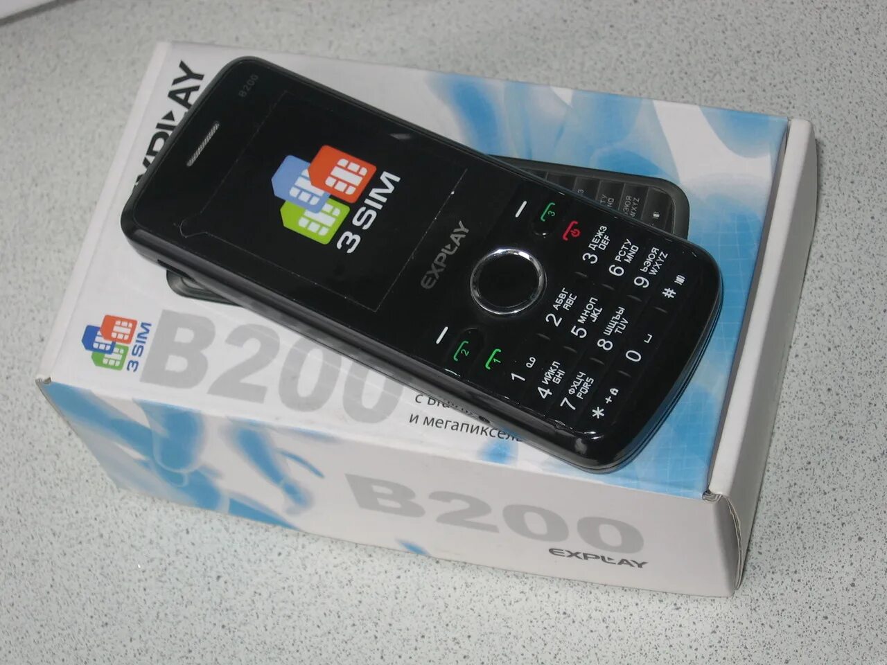Телефон на 3 сим. Explay b200. Explay b260. Explay телефон кнопочный 3 сим-карты. Explay b210.