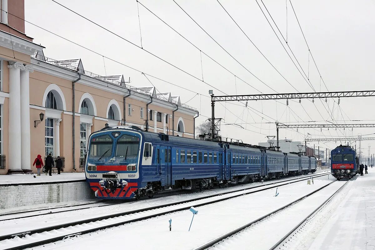 Ржд брянск телефон. Эд9м Брянск в Брянске. Брянск-Орловский вокзал. Брянск 1 Орловский вокзал. Станция Брянск-Орловский 2022.