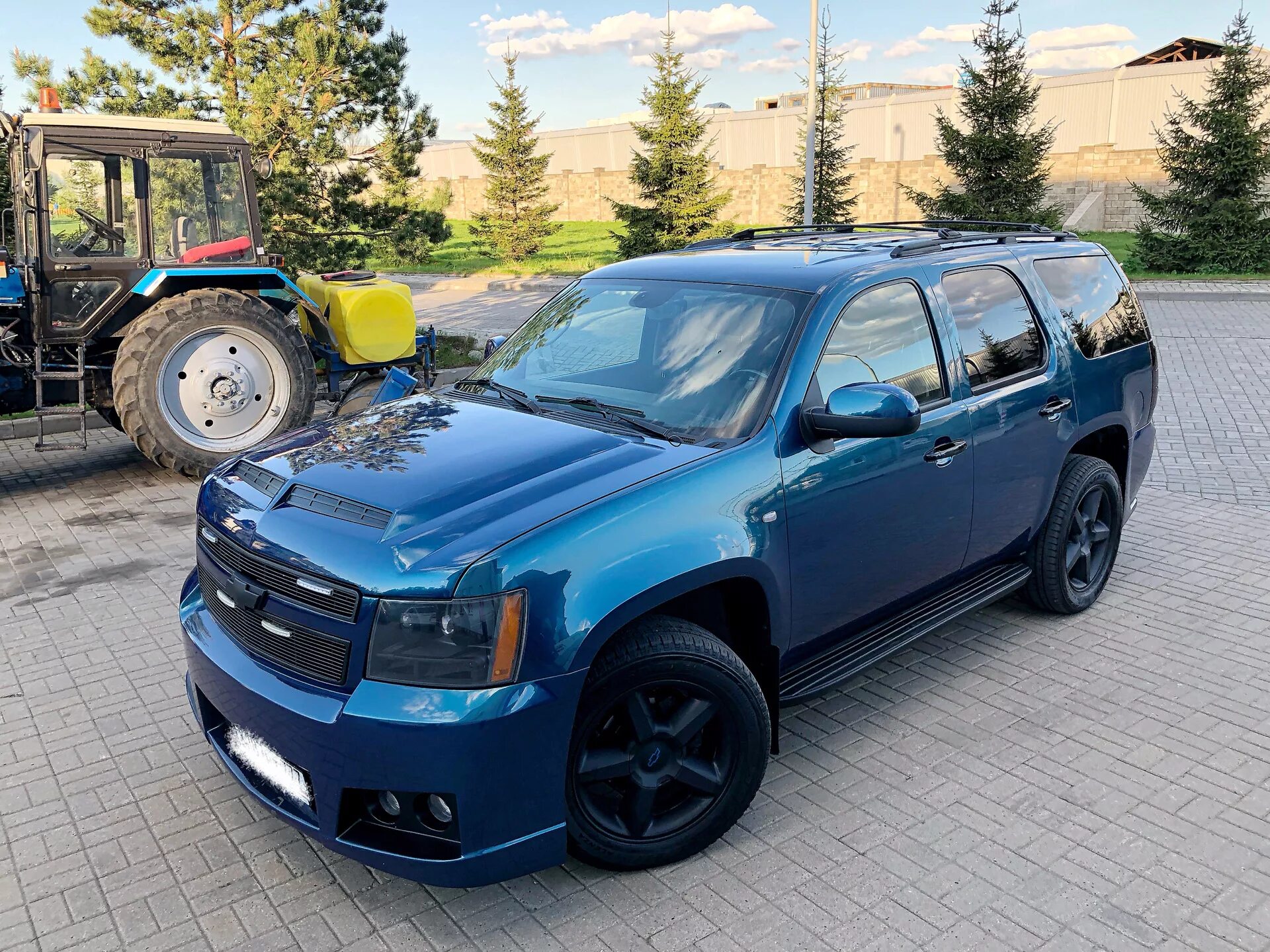 Тюнинг tahoe. Tahoe gmt900. Chevrolet Tahoe gmt900. Шевроле Тахо 900. Chevrolet Tahoe gmt900 тюнинг.