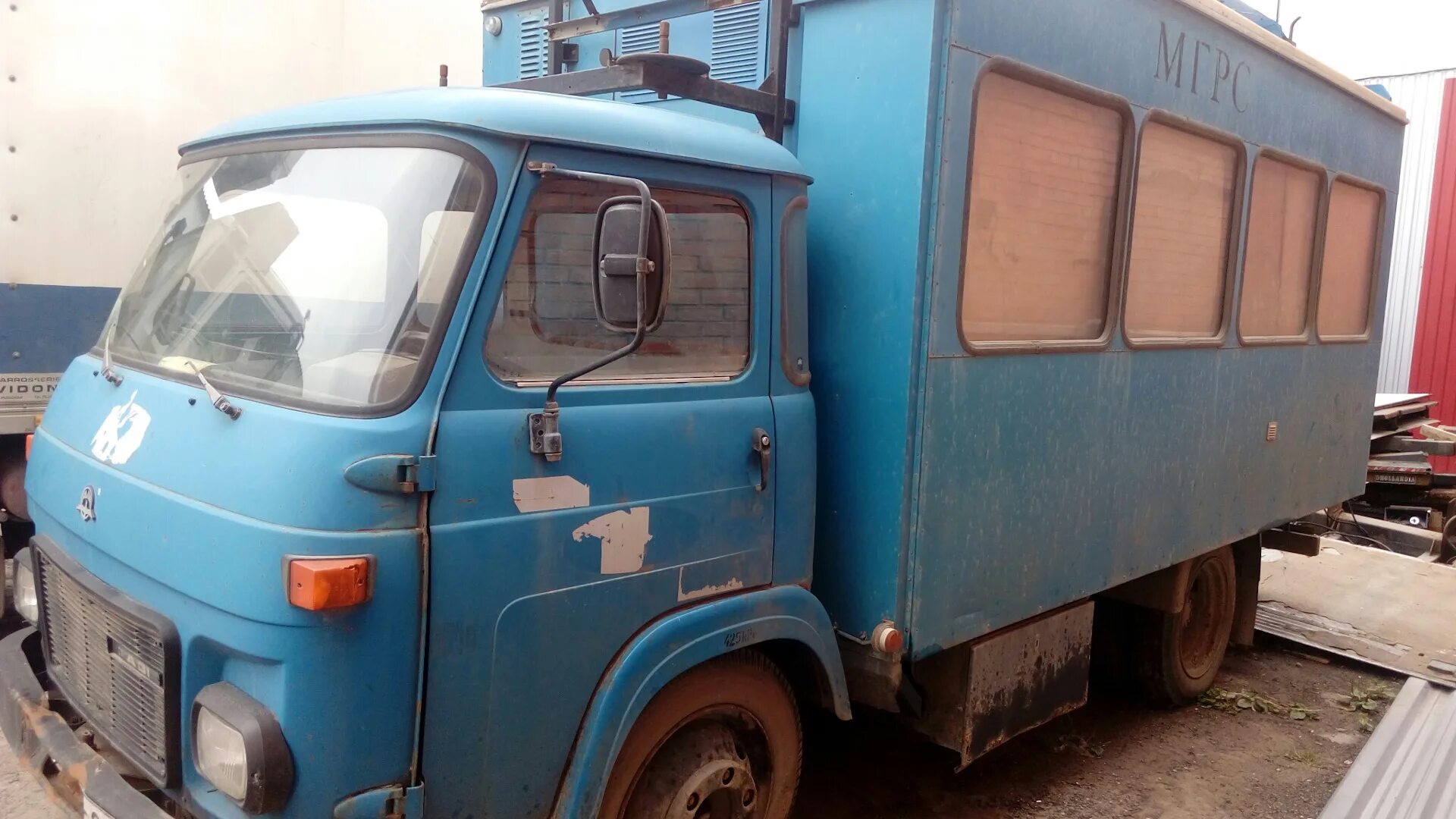 Авиа авто с пробегом. Avia a31 фургон. Avia a31 кабина. Avia a31 бортовой. Avia a31 кабина двойная.