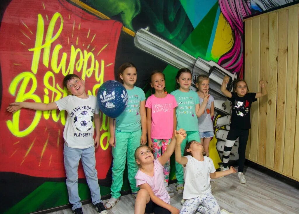 Эхситгэймс пушкино квест. Развлекательные центры с квестом. Игры в темноте для компании. Exitgames пушкино. Игровой центр развлечений exitgames.