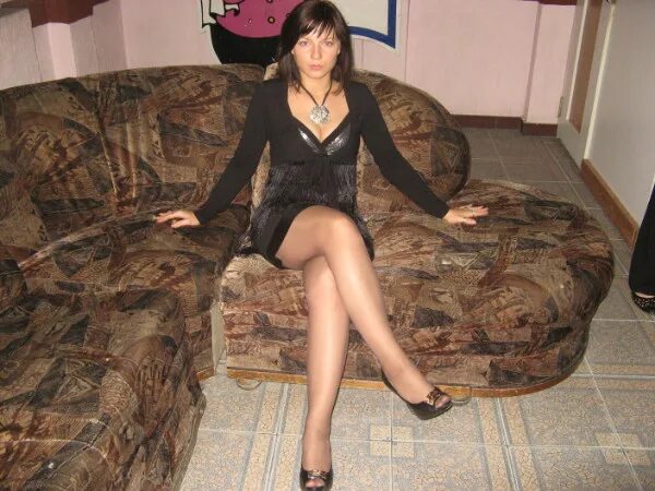 Девушка. Обычные домашние женщины. Взрослые кавказские женщины. Девушки в домашней обстановк. Женщины твоего города.